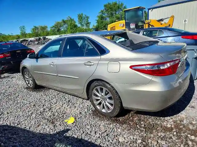 4T1BF1FK0HU713633 2017 TOYOTA CAMRY-1