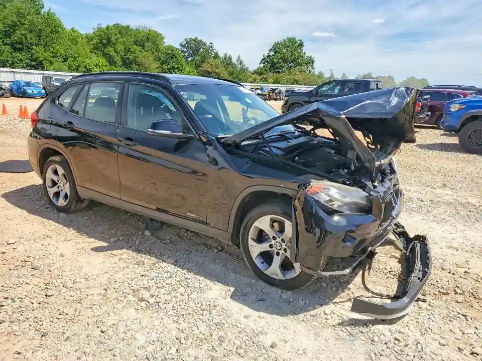 WBAVM1C55FV319457 2015 BMW X1-3