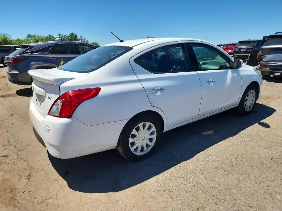 3N1CN7AP2HL844075 2017 NISSAN VERSA-2