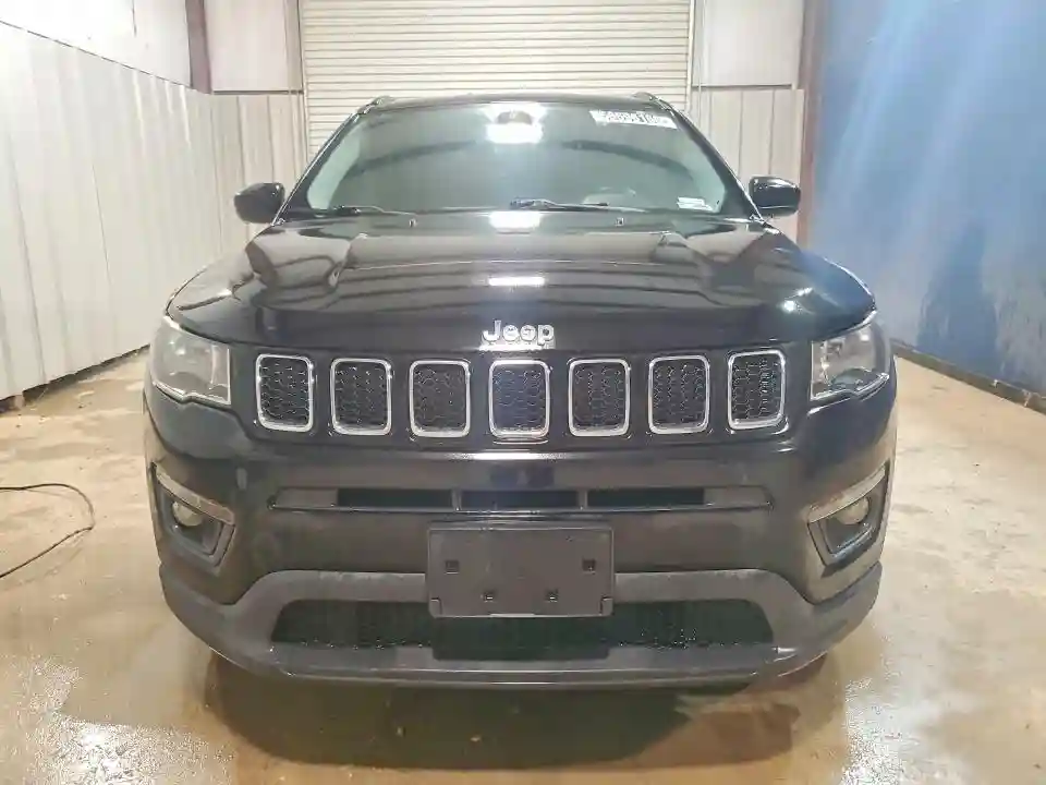 3C4NJCBB1JT102706 2018 JEEP COMPASS-4