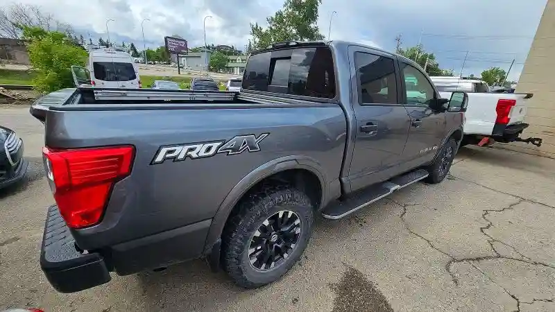 1N6AA1E53JN524384 2018 NISSAN TITAN-3