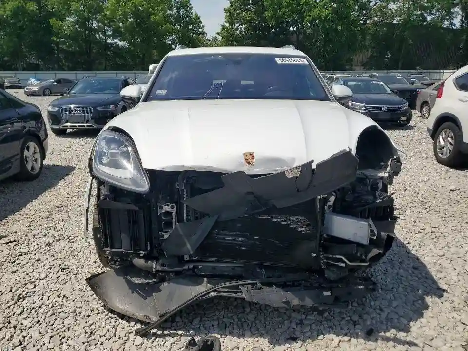 WP1AA2AY7KDA03618 2019 PORSCHE CAYENNE-4