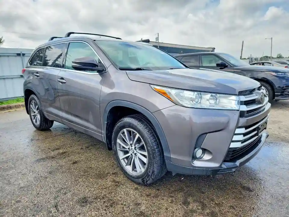 5TDJZRFHXJS556651 2018 TOYOTA HIGHLANDER-3