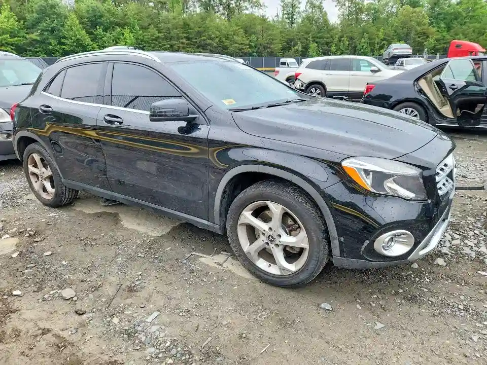 WDCTG4EB2JJ458476 2018 MERCEDES-BENZ GLA-CLASS-3