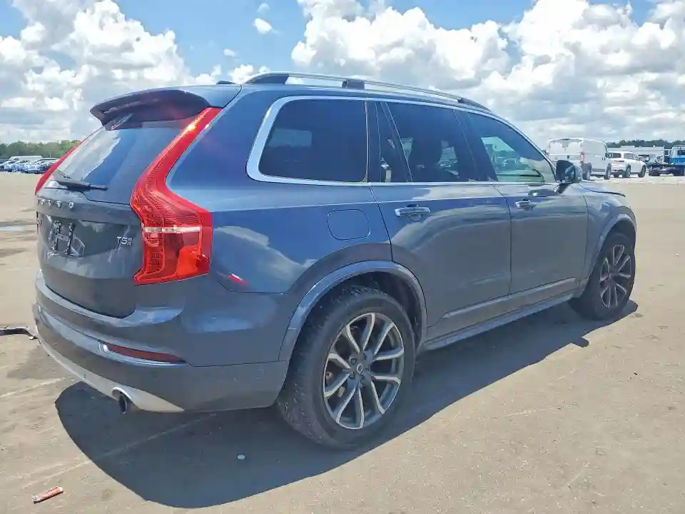 YV4102XK7J1337944 2018 VOLVO XC90-2