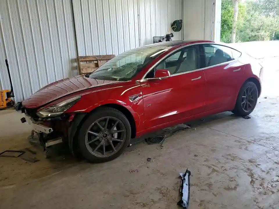 5YJ3E1EB3JF075101 2018 TESLA MODEL 3-0