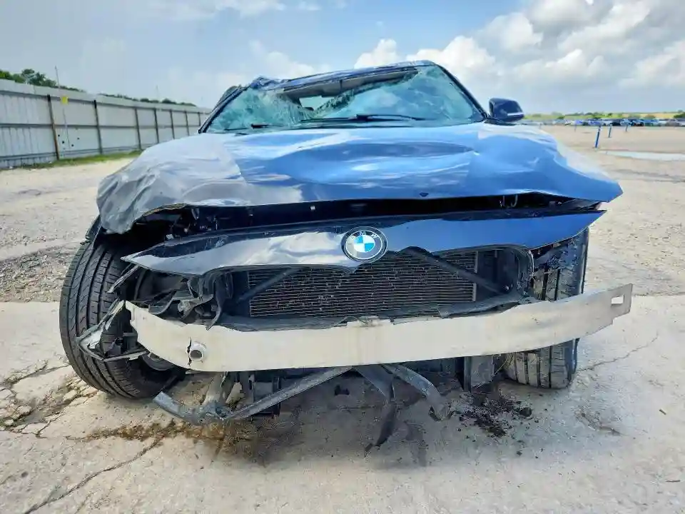 WBA8E1G3XHNU17695 2017 BMW 3 SERIES-4