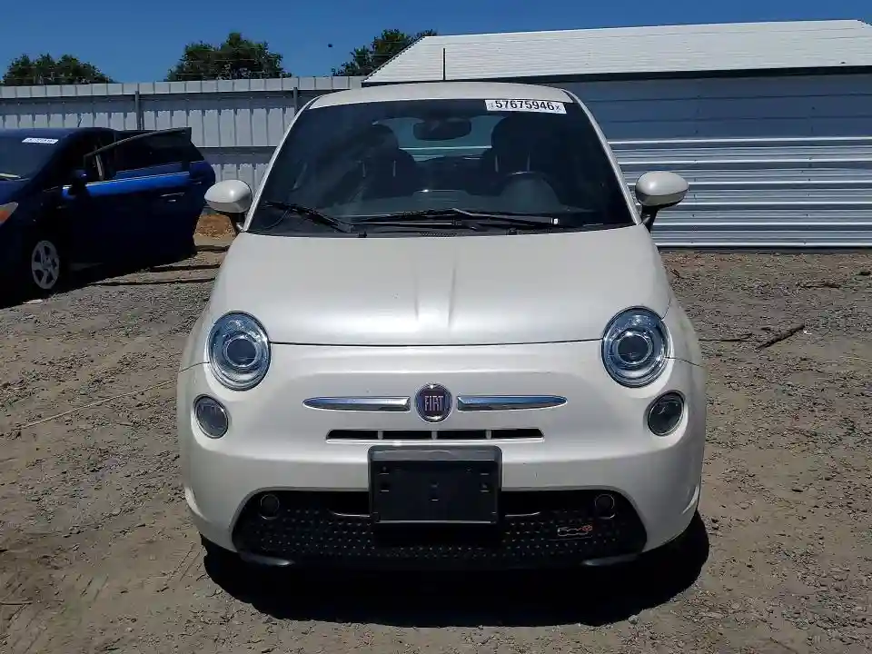 3C3CFFGE5HT699340 2017 FIAT 500-4