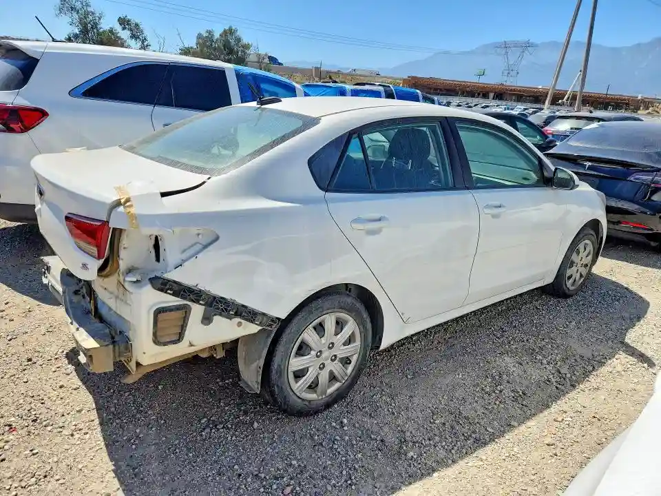 3KPA24AD1ME381264 2021 KIA RIO-2