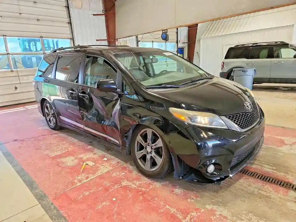 5TDXZ3DC0HS866316 2017 TOYOTA SIENNA-3