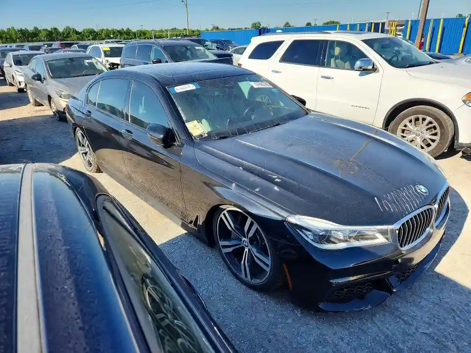 WBA7F0C54JGM22962 2018 BMW 7 SERIES-3