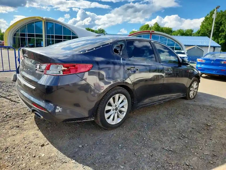 5XXGT4L37HG123792 2017 KIA OPTIMA-2