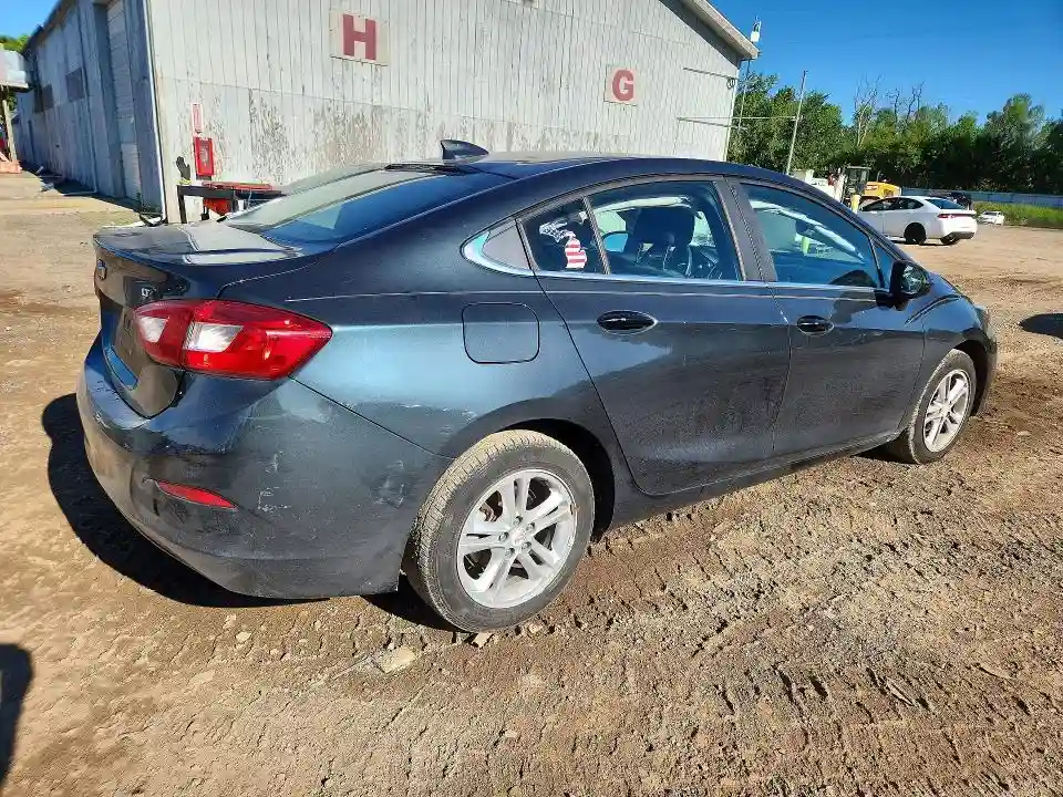 1G1BE5SM9J7106066 2018 CHEVROLET CRUZE-2