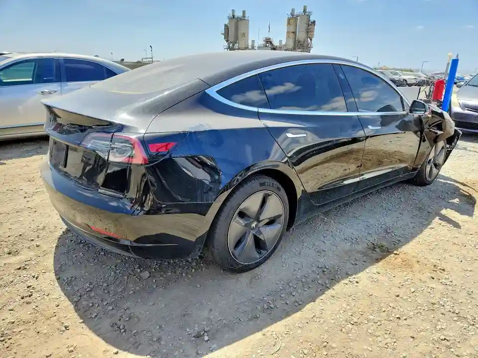 5YJ3E1EA3KF395527 2019 TESLA MODEL 3-2
