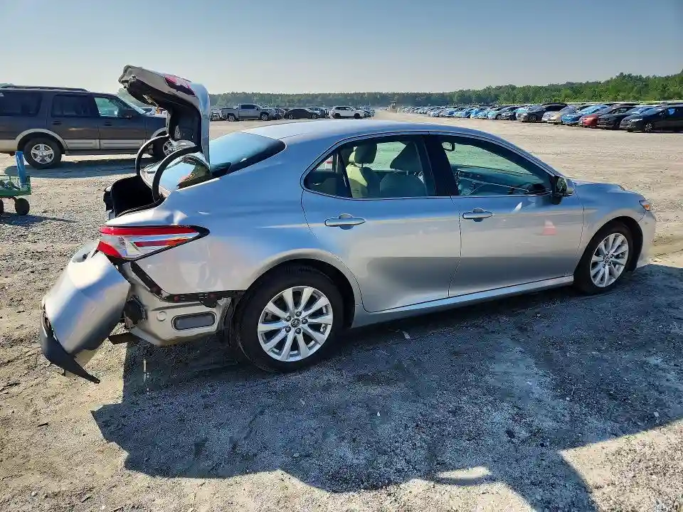 4T1B11HK9JU514078 2018 TOYOTA CAMRY-2