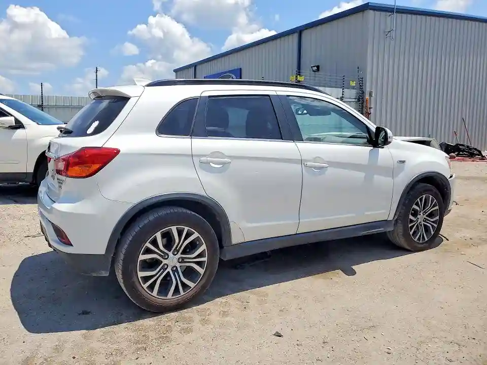 JA4AP4AW3JZ001550 2018 MITSUBISHI OUTLANDER-2