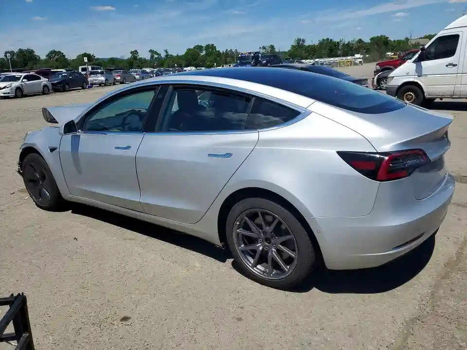 5YJ3E1EAXJF045973 2018 TESLA MODEL 3-1