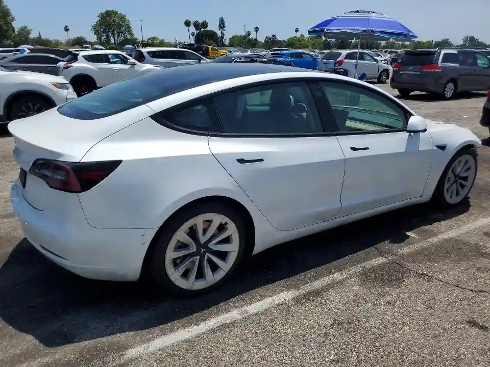 5YJ3E1EA2MF068975 2021 TESLA MODEL 3-2