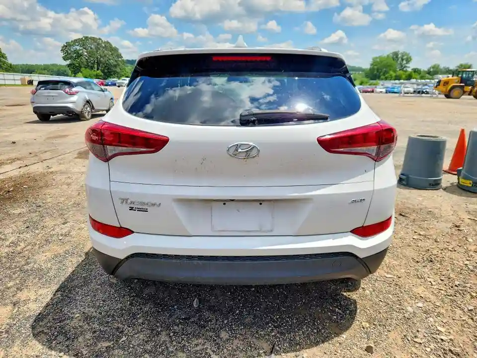 KM8J3CA41JU769692 2018 HYUNDAI TUCSON-5