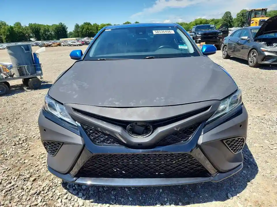 4T1B11HK3JU149381 2018 TOYOTA CAMRY-4