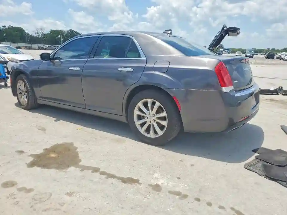 2C3CCAKG8JH250592 2018 CHRYSLER 300-1