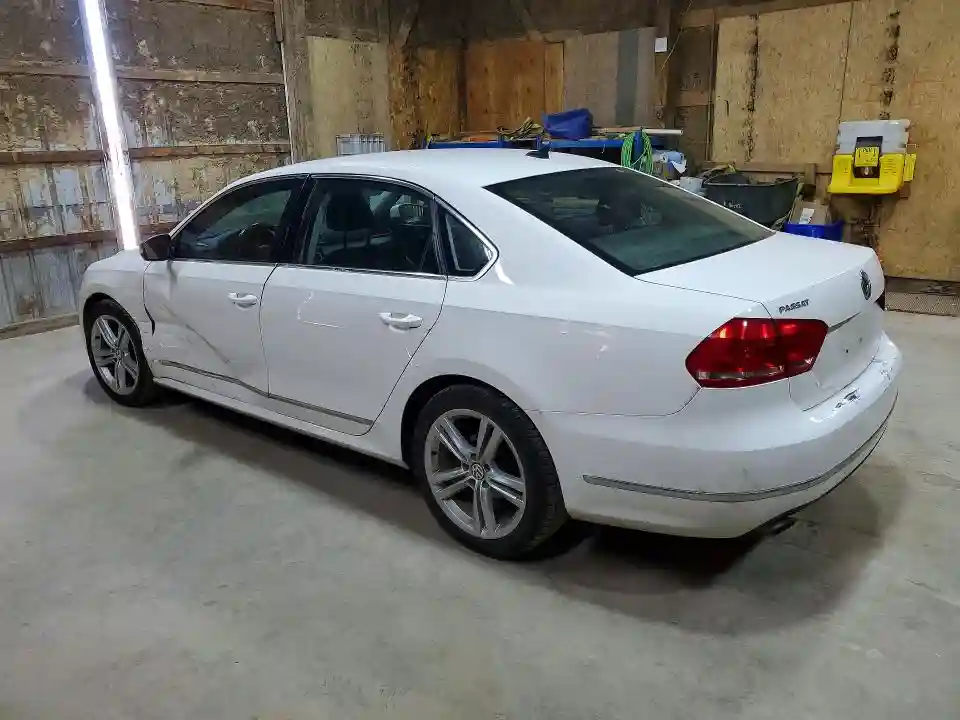 1VWBS7A35FC042124 2015 VOLKSWAGEN PASSAT-1