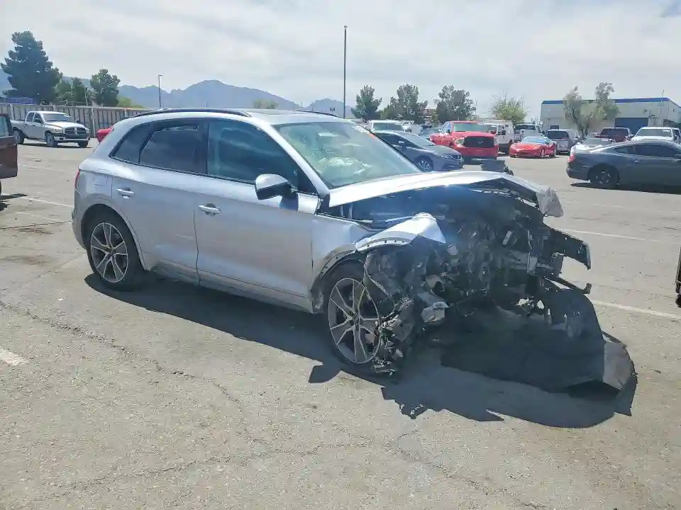 WA1BNAFY1K2097837 2019 AUDI Q5-3