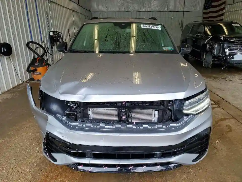 3VV8B7AX3RM086725 2024 VOLKSWAGEN TIGUAN-4