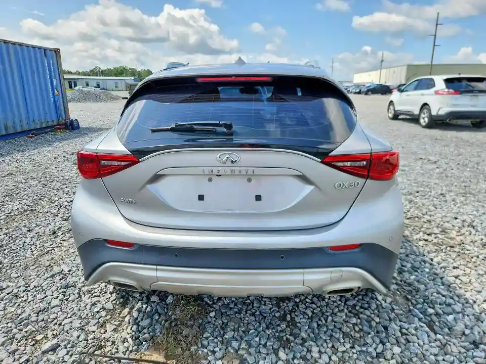 SJKCH5CRXJA046649 2018 INFINITI QX30-5
