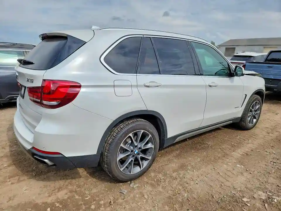5UXKR0C59J0X85009 2018 BMW X5-2