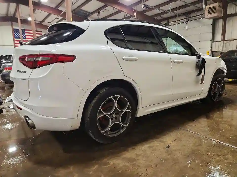 ZASPAKAN6L7C96064 2020 ALFA ROMEO STELVIO-2