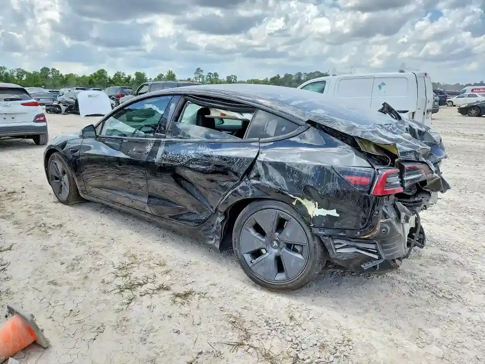 5YJ3E1EA4PF460120 2023 TESLA MODEL 3-1