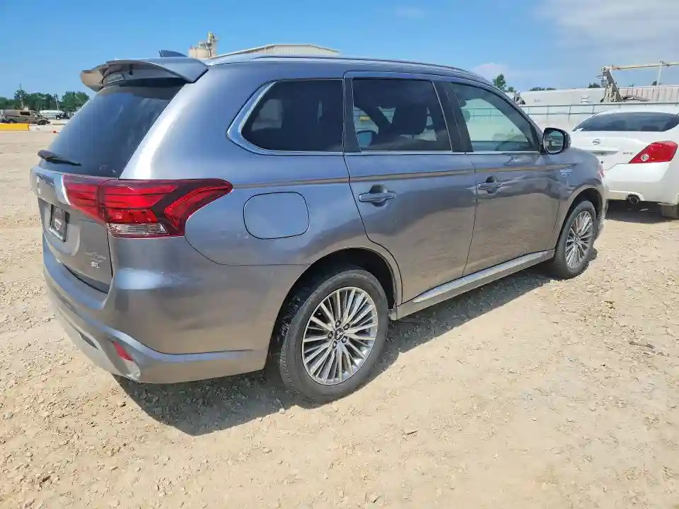JA4J24A52LZ009356 2020 MITSUBISHI OUTLANDER-2