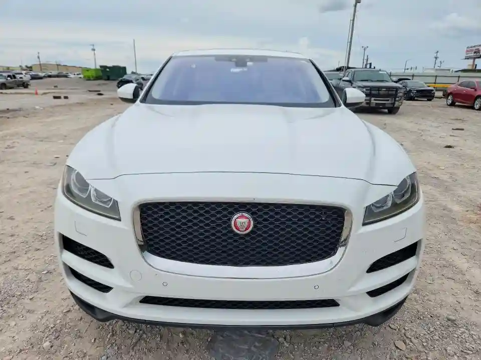 SADCJ2BN0HA095278 2017 JAGUAR F-PACE-4