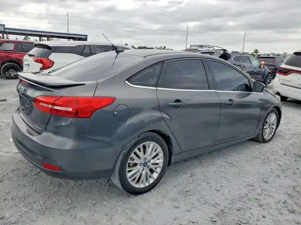 1FADP3J2XJL294124 2018 FORD FOCUS-2