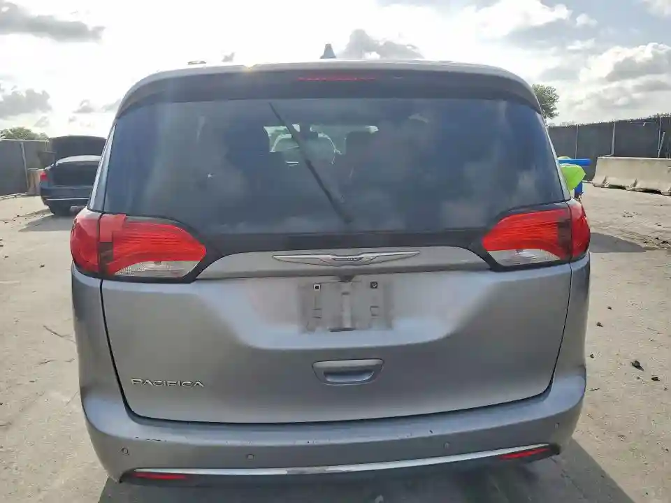 2C4RC1BG7JR110646 2018 CHRYSLER PACIFICA-5