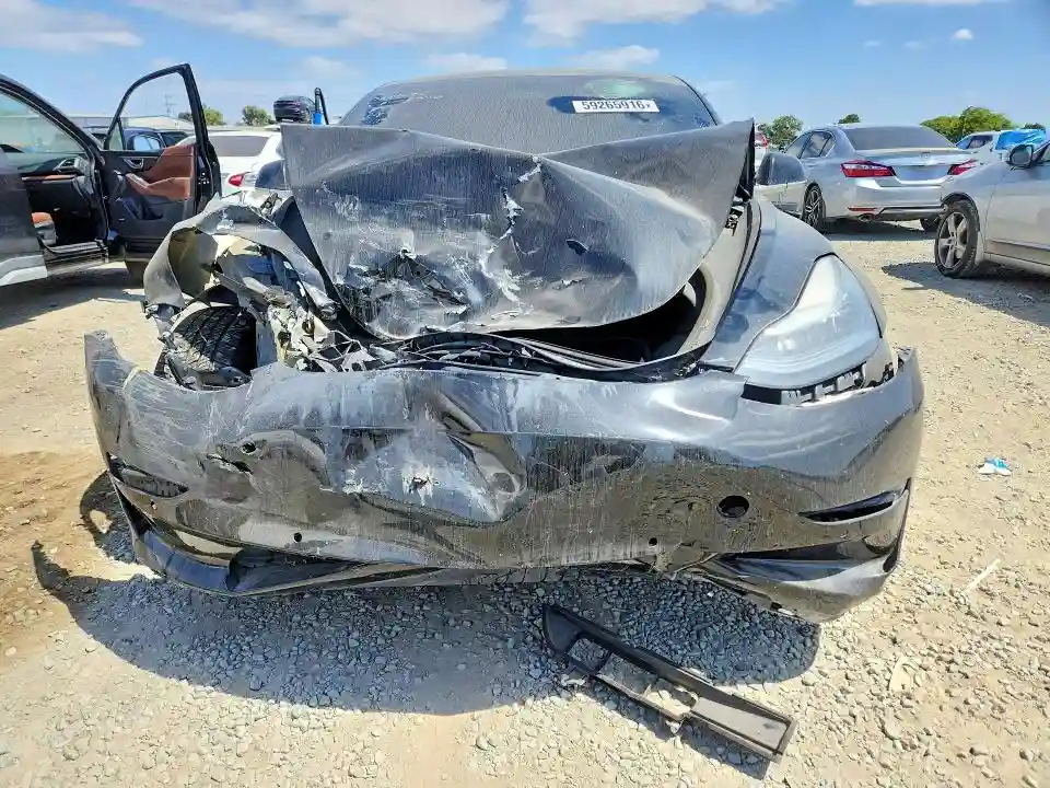 5YJ3E1EA3KF395527 2019 TESLA MODEL 3-4