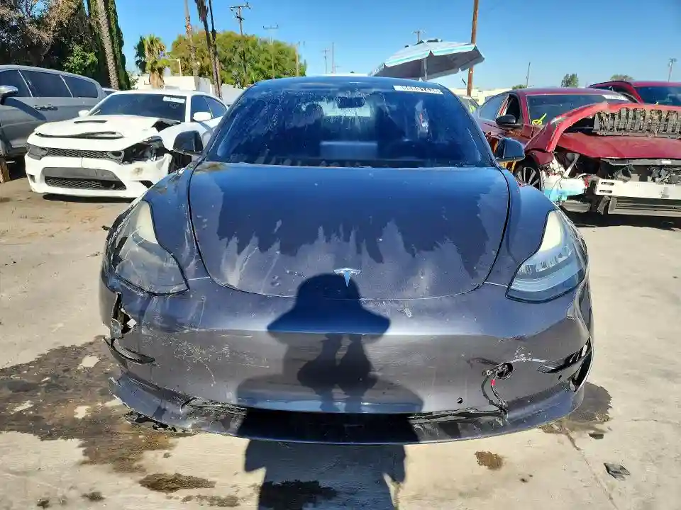 5YJ3E1EA5JF006840 2018 TESLA MODEL 3-4