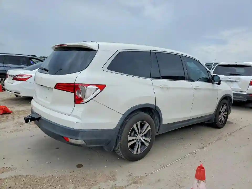 5FNYF5H59HB010702 2017 HONDA PILOT-2
