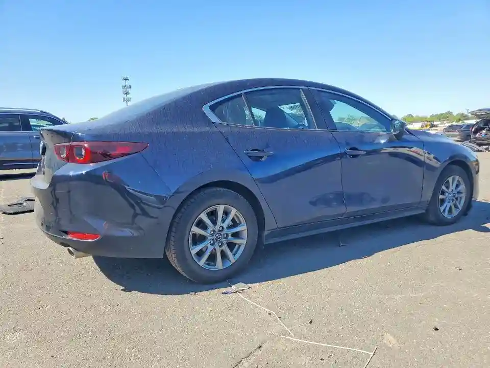 JM1BPAAM7S1757826 2025 MAZDA 3-2