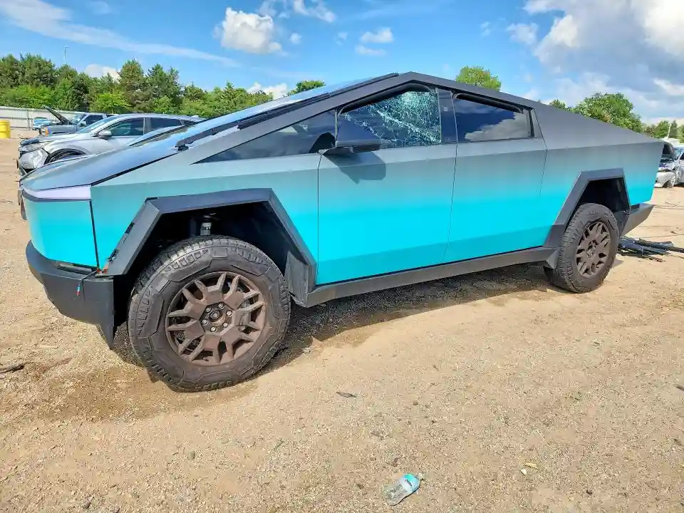 7G2CEHEE5RA056042 2024 TESLA CYBERTRUCK-0