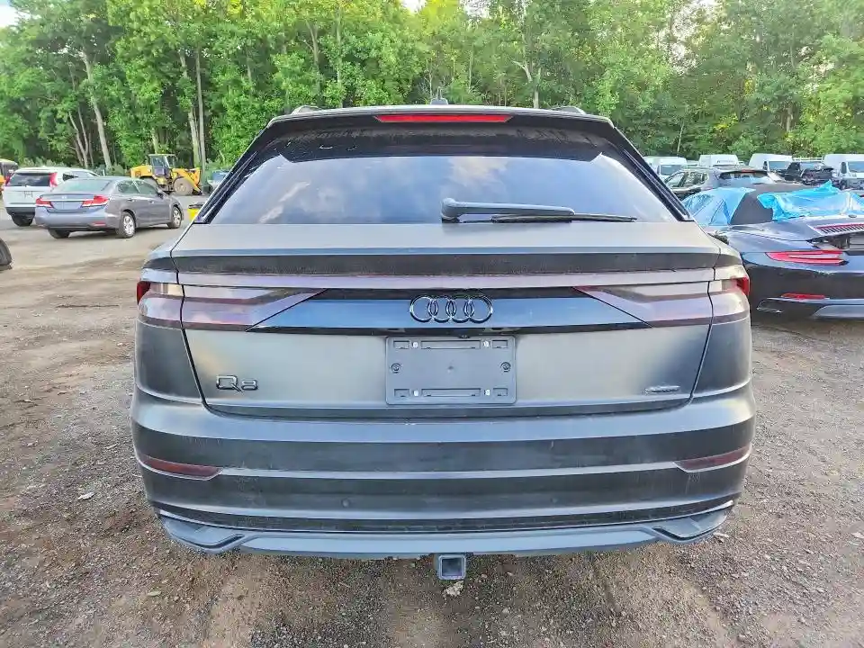 WA1AVAF19KD017493 2019 AUDI Q8-5