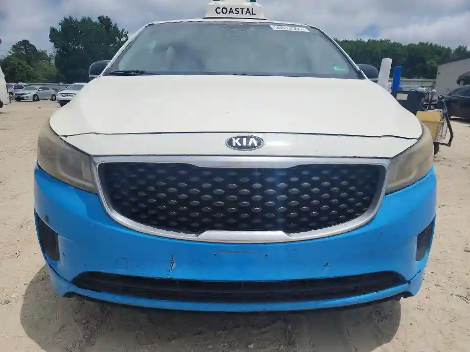 KNDMA5C19H6279652 2017 KIA SEDONA-4