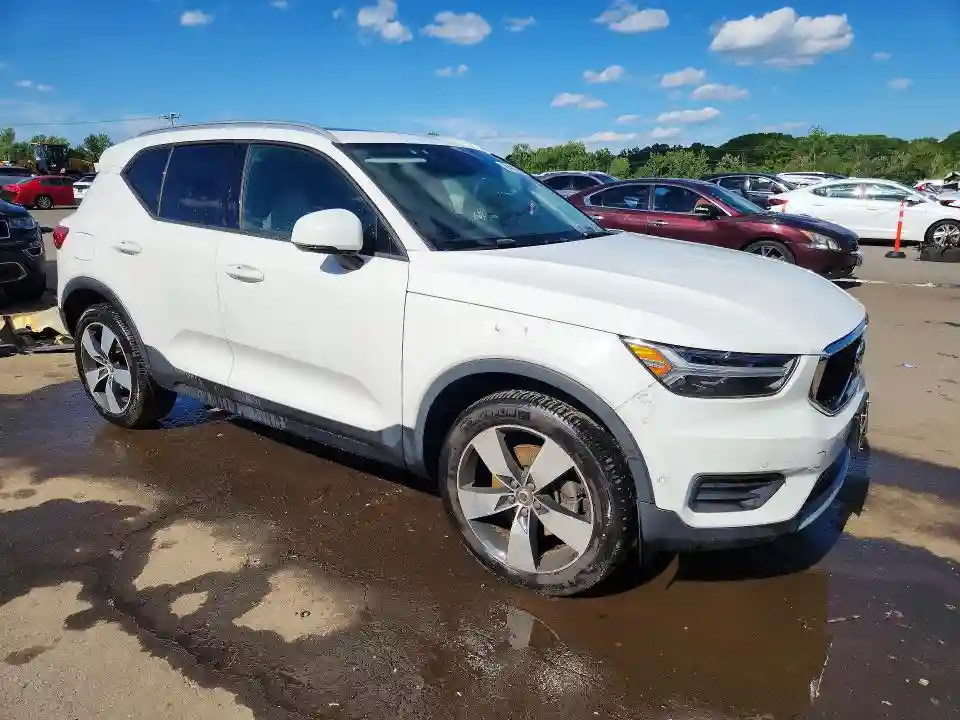 YV4162XZ3K2014319 2019 VOLVO XC40-3