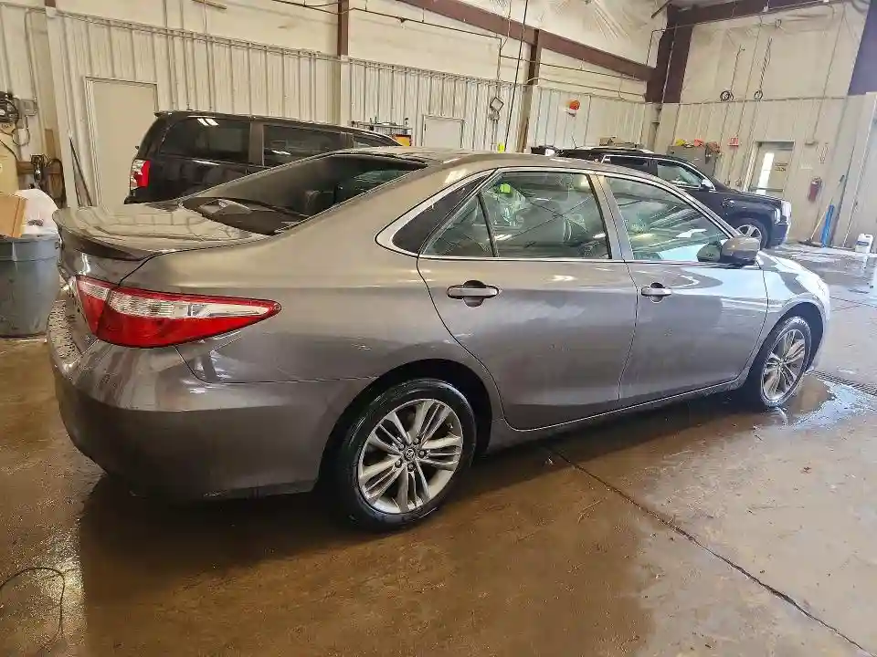 4T1BF1FK0HU381189 2017 TOYOTA CAMRY-2
