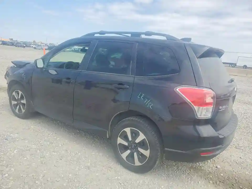 JF2SJAEC6HH530812 2017 SUBARU FORESTER-1