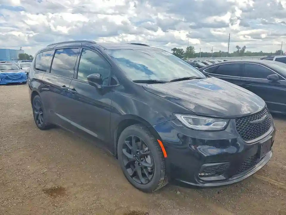 2C4RC3BGXRR131370 2024 CHRYSLER PACIFICA-3