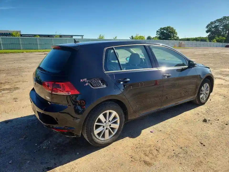 3VW117AU8GM066750 2016 VOLKSWAGEN GOLF-2