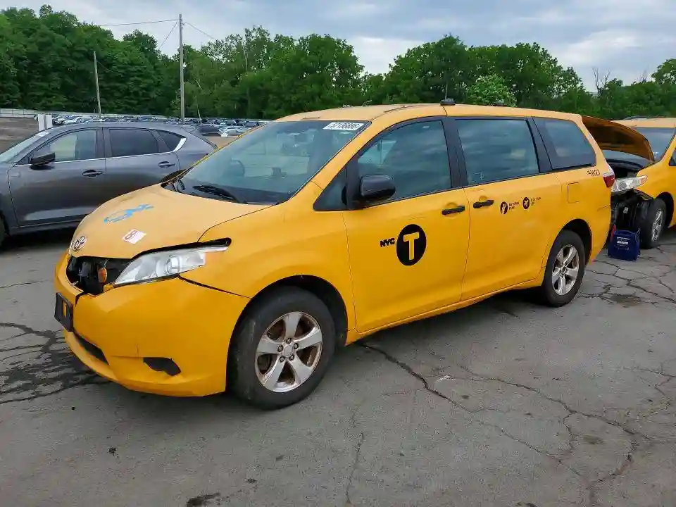 5TDZZ3DC7HS868850 2017 TOYOTA SIENNA-0