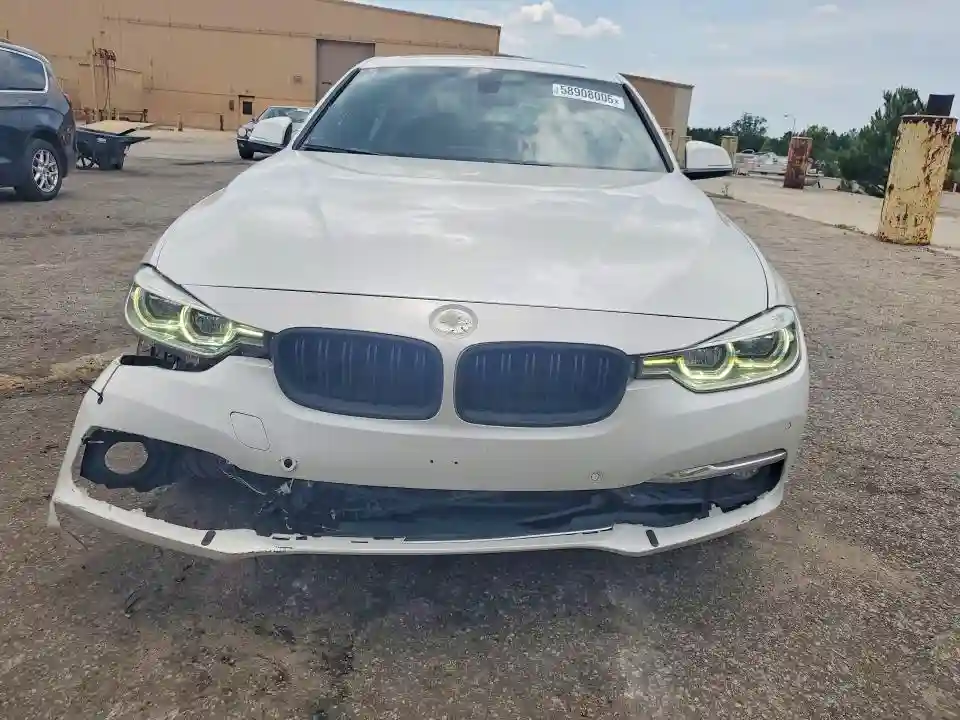WBA8B9G37HNU52699 2017 BMW 3 SERIES-4